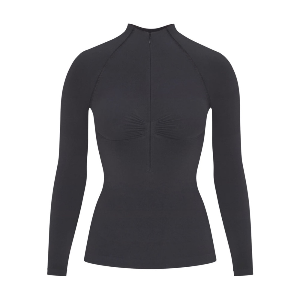 SKIMS NIB SEAMLESS SCULPT
MOCK NECK LONG SLEEVE T-SHIRT IN BLACK
